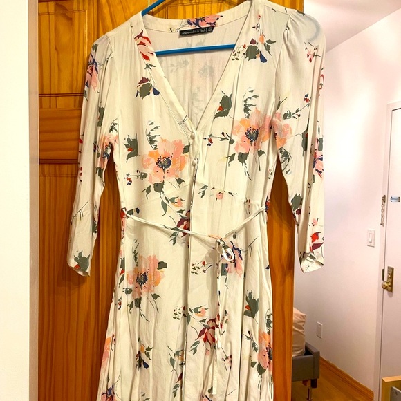Abercrombie White Floral Dress - Picture 2 of 4